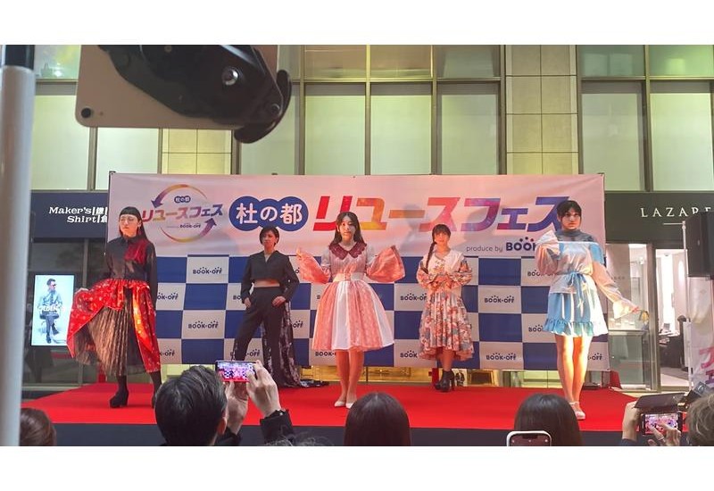 ブックオフグループと東北芸術工科大学のコラボが実現！イベント全般のデザインを、学生が主体となって手がける