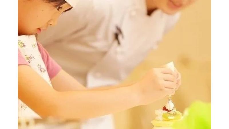 仙台ロイヤルパークホテルの夏休み特別企画「キッズパティシエ体験付き宿泊プラン」が販売開始
