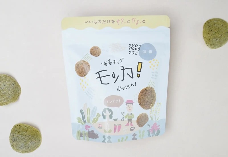 わかめ使ったヘルシーなお菓子「海藻チップ モッカ！」がリニューアル発売