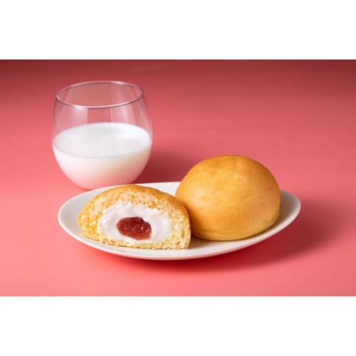 『マイナビ農業』×Plan・Do・See×八天堂との共同開発で規格外果物を使用した「ミガキイチゴくりーむパン」が誕生