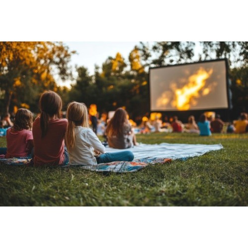 【仙台ロイヤルパークホテル】ピクニックガーデンシネマナイト開催 緑に囲まれたガーデンが映画館になる特別な夜